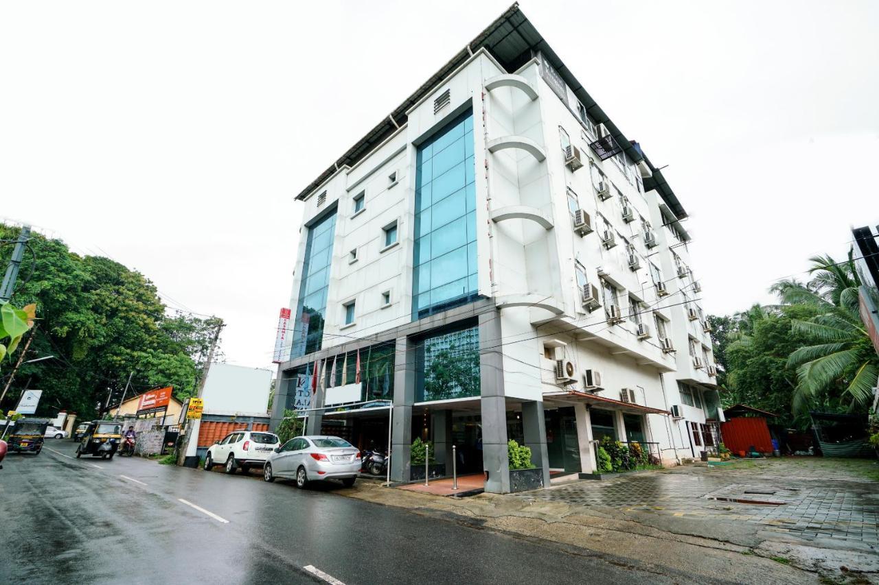 Oyo 1684 Hotel Malabar Inn Kozhikode Luaran gambar