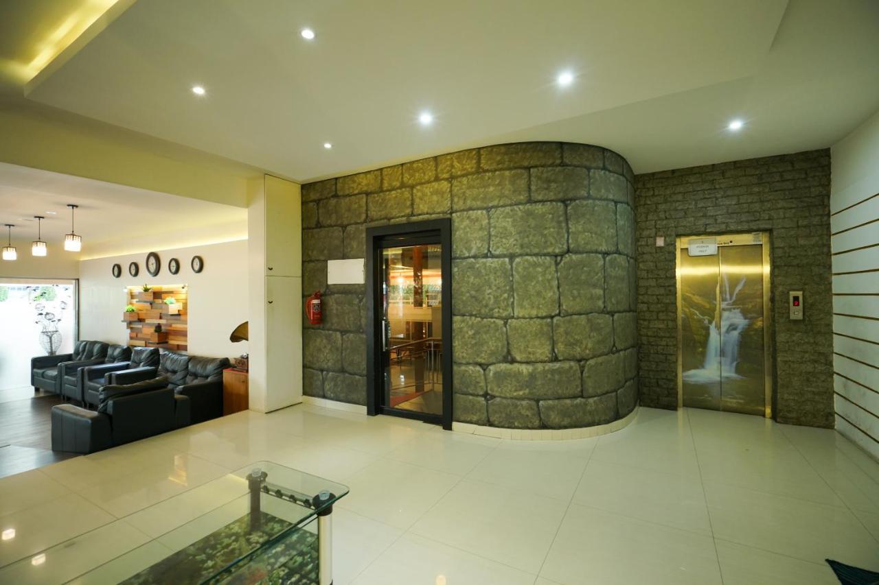 Oyo 1684 Hotel Malabar Inn Kozhikode Luaran gambar