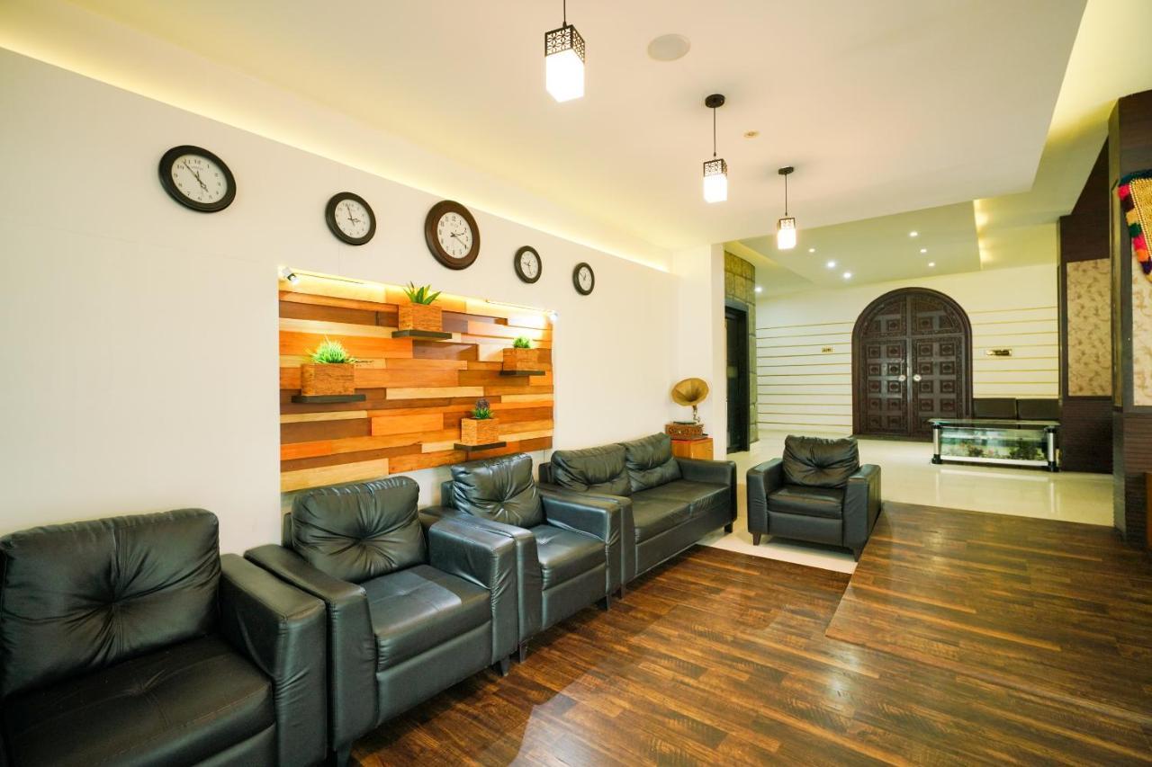Oyo 1684 Hotel Malabar Inn Kozhikode Luaran gambar